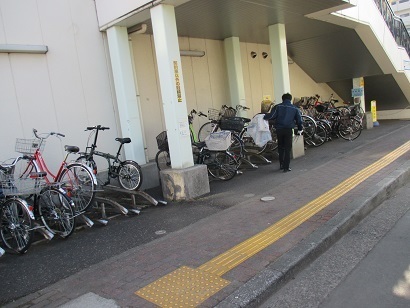 写真：座間駅東口周辺清掃活動