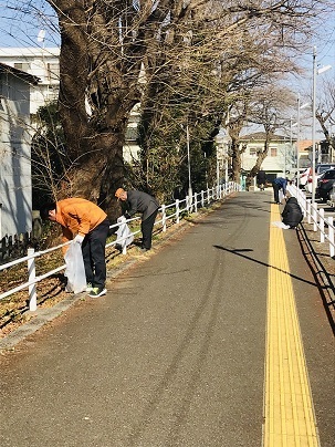 写真：座間駅西口周辺清掃活動