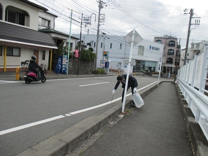 写真：座間駅周辺清掃活動1