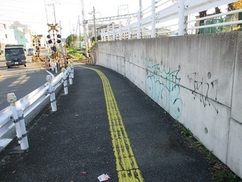 写真：落書き全体（消去前）