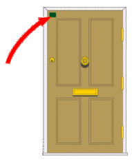イラスト：玄関外側上部に水栓番号のシールが張ってあります。