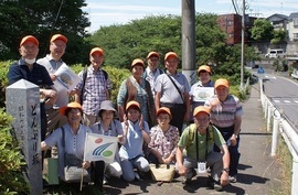 写真：座間ふるさとガイドの会　会員の皆さん2