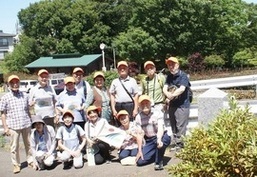 写真：座間ふるさとガイドの会　会員の皆さん3