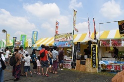 写真：ひまわりまつり屋台