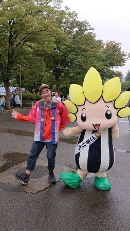 写真：なすびさんとざまりん　記念撮影