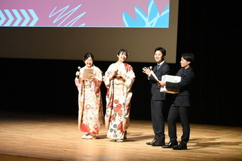 写真：抽選会の様子2