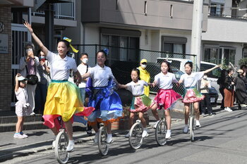 写真：パレード（一輪車）