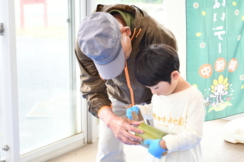写真：クラフト体験会の様子