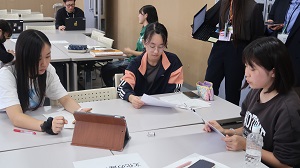 写真：青少年健全育成大会の発表準備の様子1