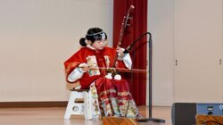 写真:二胡の演奏