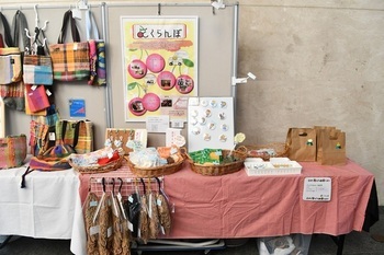 写真：展示・販売会の様子8