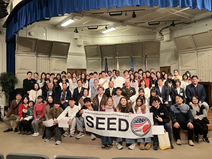 写真：閉会式での記念撮影