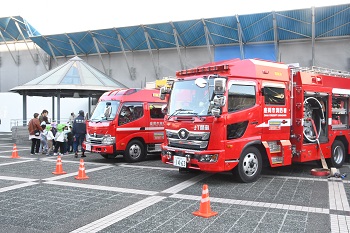 写真：消防車展示