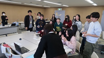 写真：スマーナ市生徒とのオンライン交流の様子4